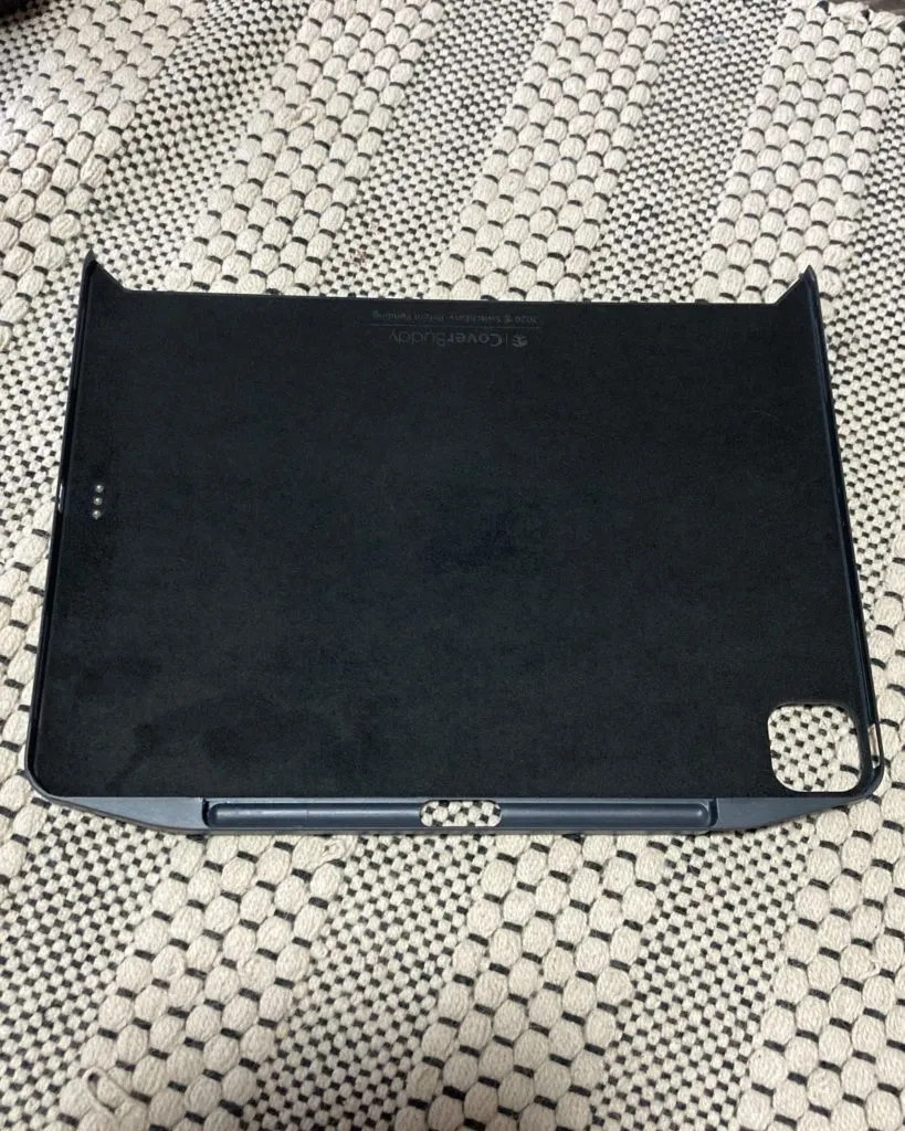 極薄・Magic Keyboard対応・Apple Pencil収納可 〜iPad Pro背面保護ケース「Switch Easy」の本体