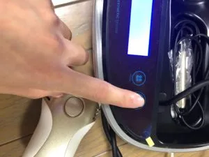 ケノンの電源を入れる方法